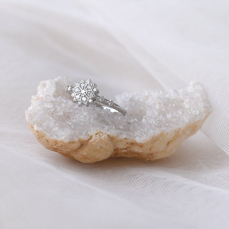 Strieborný prsteň s lab-grown diamantovou hviezdou Starlight 104720
