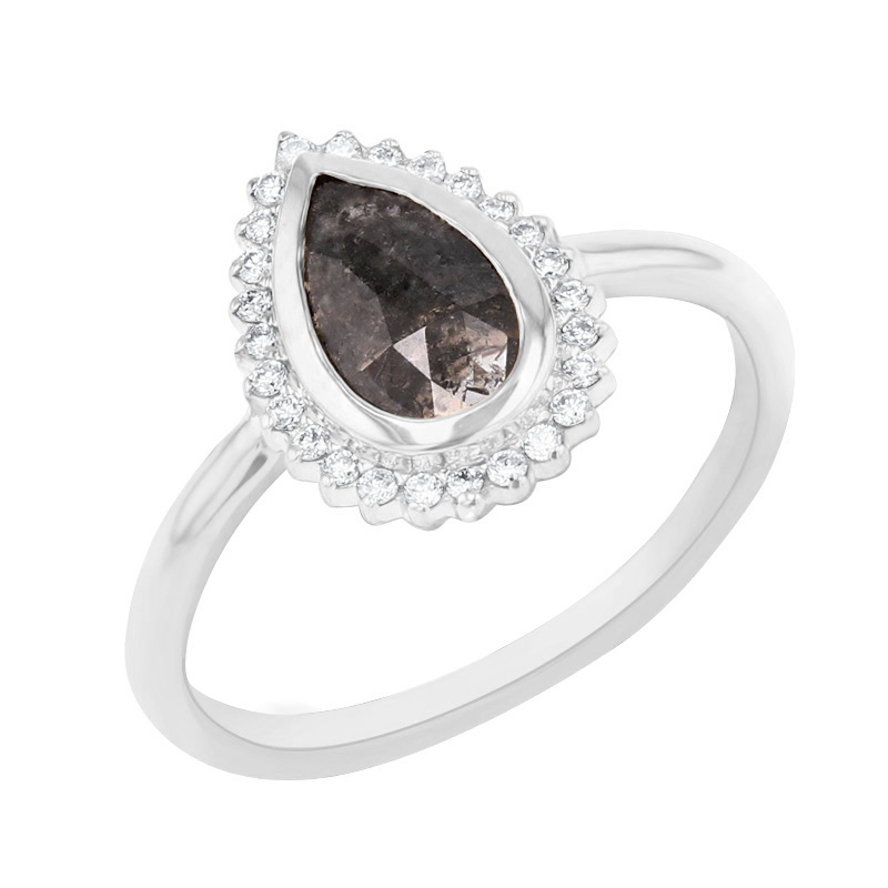 Prsteň s pear salt and pepper diamantom a diamantmi Piper