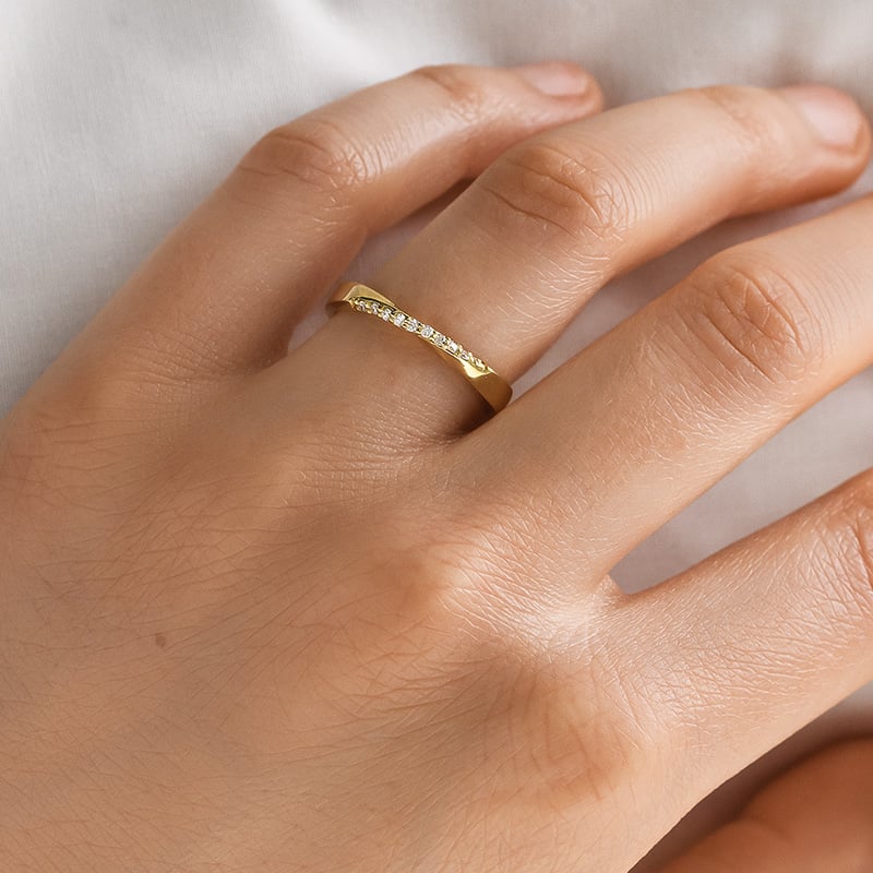 Zlaté prepletené svadobné obrúčky s diamantmi Aleisha 154520