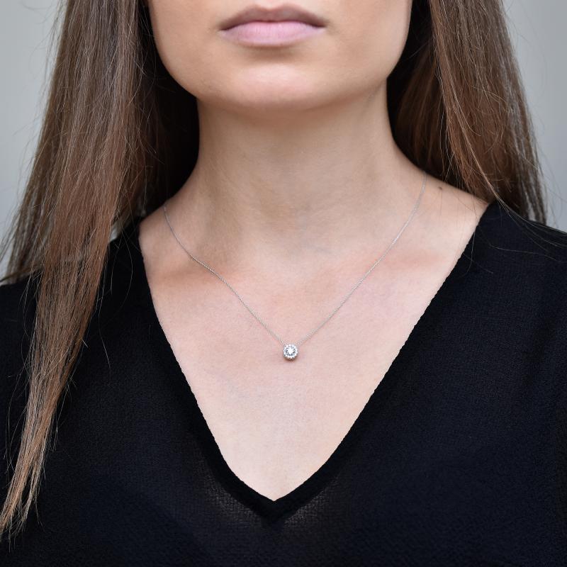 Zlatý halo prívesok s moissanitom a diamantmi Usara