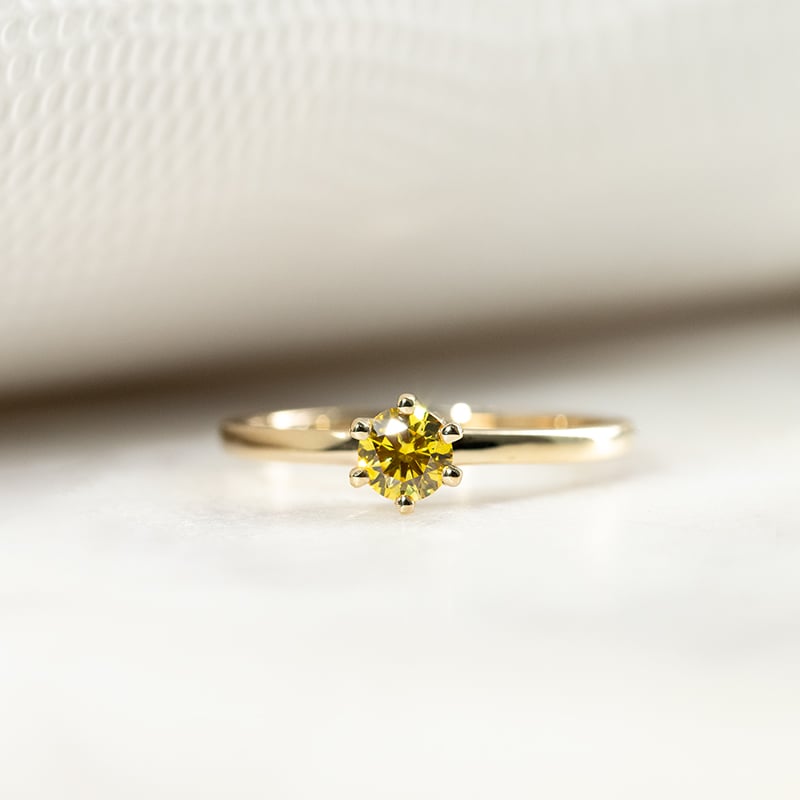 Zásnubný prsteň s 0.3ct IGI certifikovaným lab-grown fancy žltým diamantom Rabby 132471