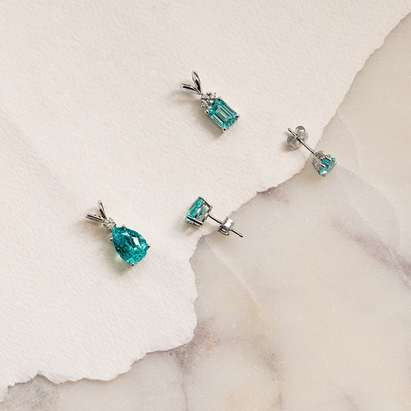 Zlatý prívesok s pear lab-grown paraiba turmalínom a diamantom Abilo 138161