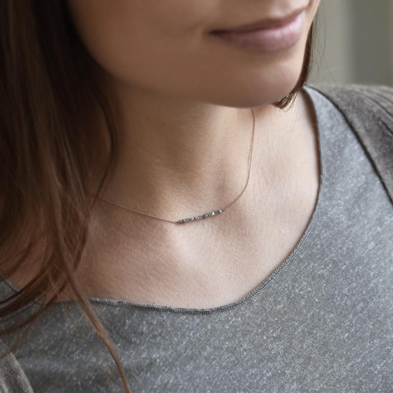 Zlatý choker s nebrúsenými ružovými diamantmi 38511