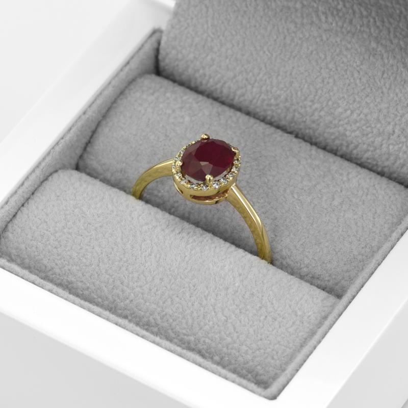 Zlatý prsteň s rubínom a diamantmi 51561