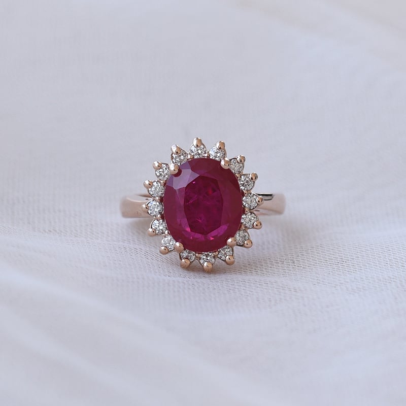 Halo prsteň s rubínom a diamantmi Zanite