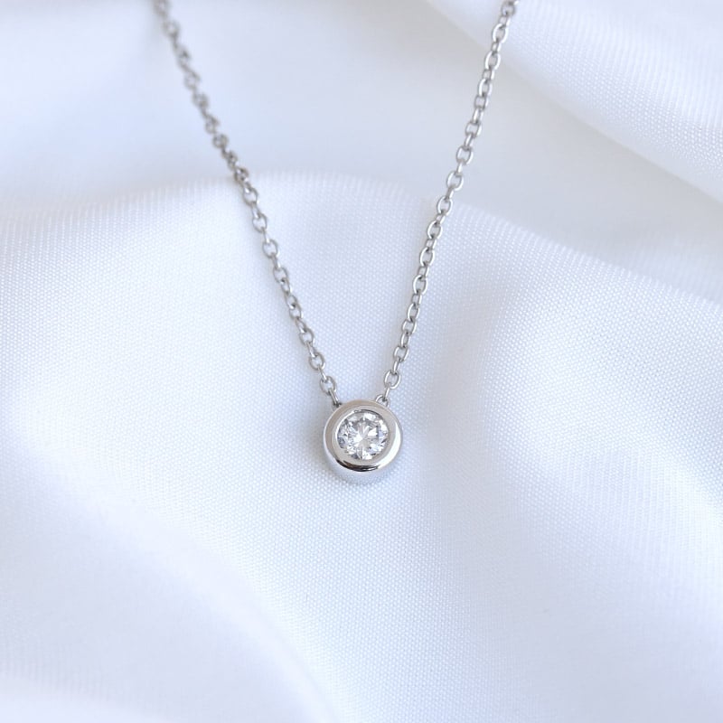 Prívesok s diamantom z bieleho zlata 85291