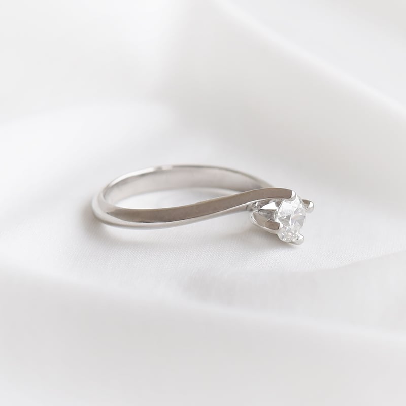 Zásnubný prsteň s certifikovaným diamantom 93801