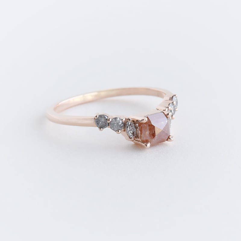 Zlatý prsteň s diamanty 96381