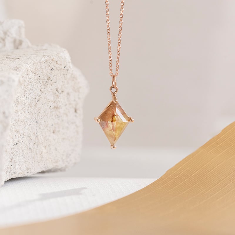 Zlatý prívesok s kite salt and pepper diamantom Leia 109882