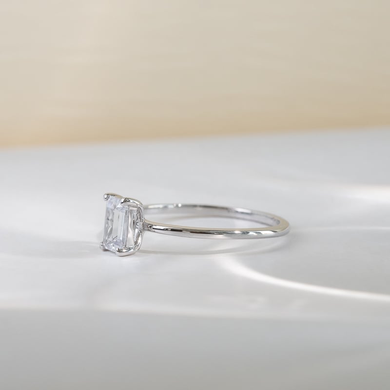 Zásnubný prsteň s emerald diamantom Olson 121332