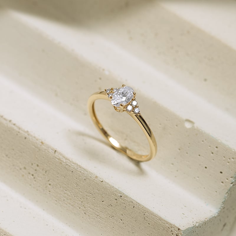 Zásnubný prsteň s diamantmi Kylie 125202
