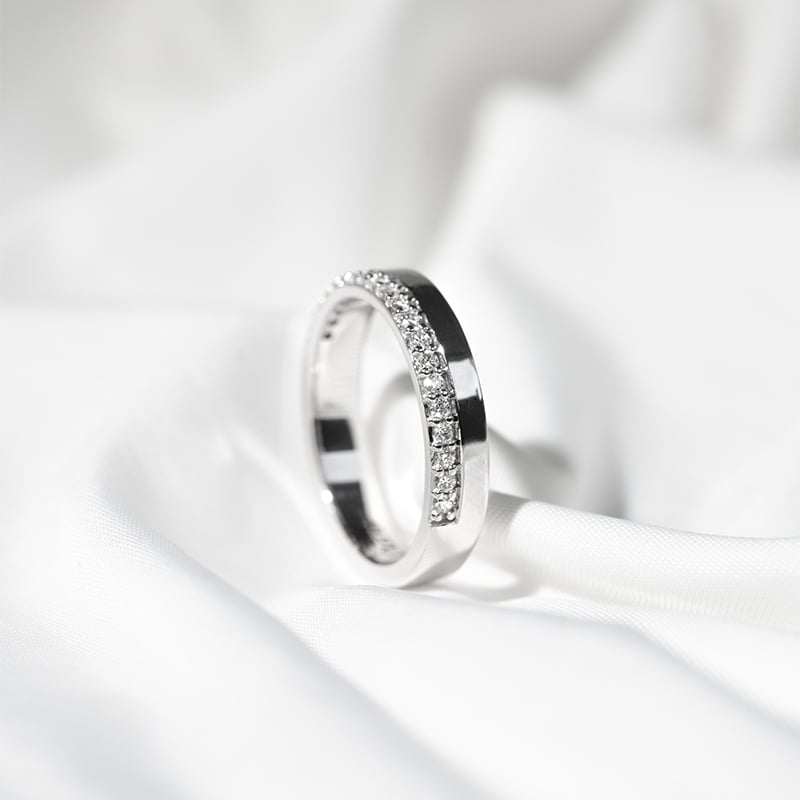 Zlatý eternity prsteň s lab-grown diamantmi Annora