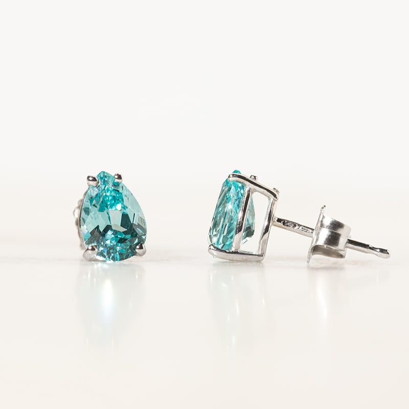 Zlaté náušnice s pear lab-grown paraiba turmalínom Ida