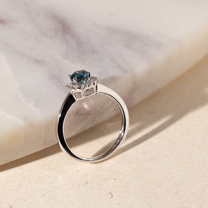 Zásnubný prsteň s modrým diamantom Vancy 137892
