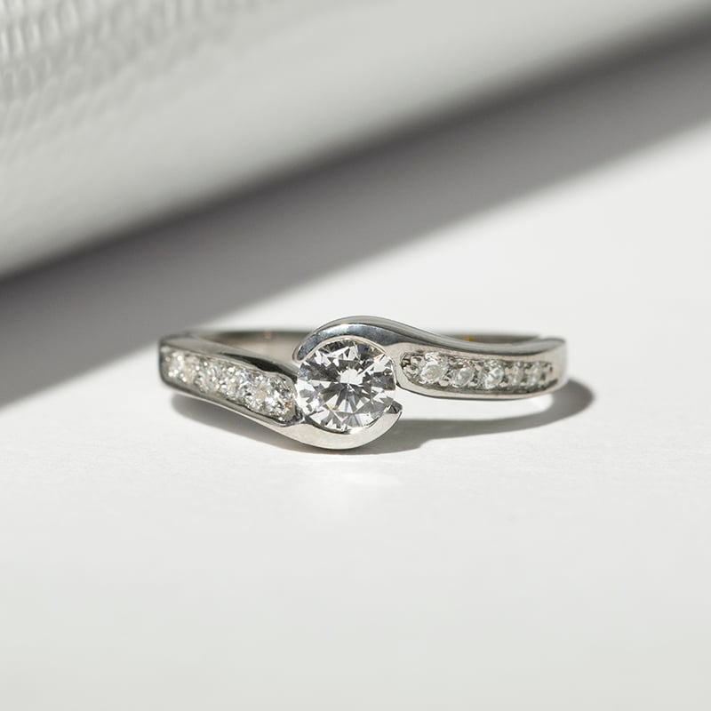 Zásnubný prsteň s 0.35ct GIA certifikovaným diamantom Naia 142822