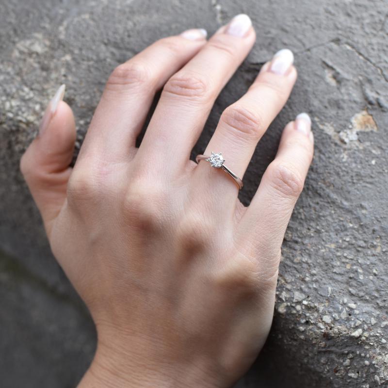 Zlatý prsteň s diamantom Ornella 64852
