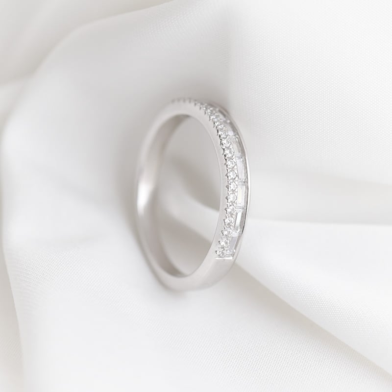 Eternity prsteň s lab-grown round a baguette diamantmi Ivonne 107933