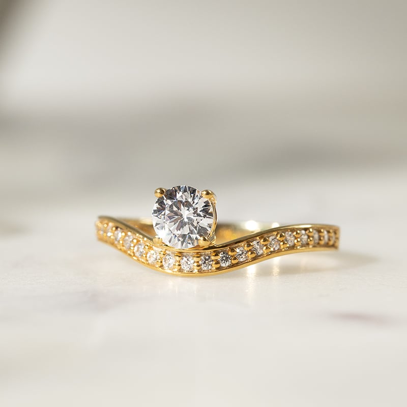 Atypický zásnubný prsteň s diamantmi Clea 137523