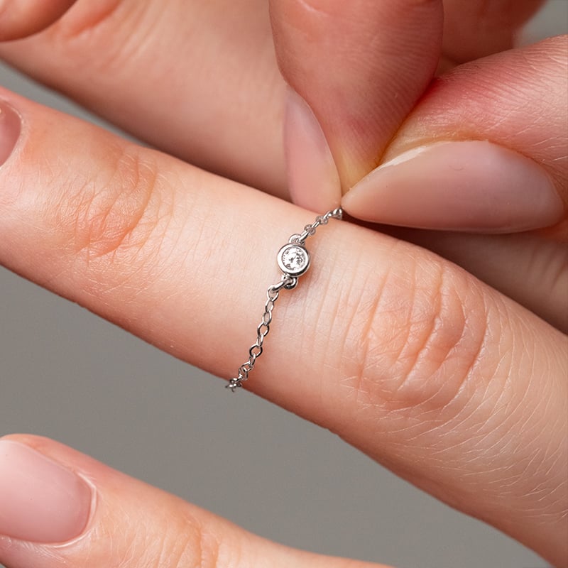 Minimalistický retiazkový prsteň s diamantom Terez 147643