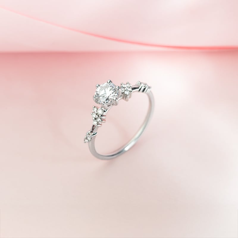 Romantický zásnubný prsteň s diamantmi Therese 150203