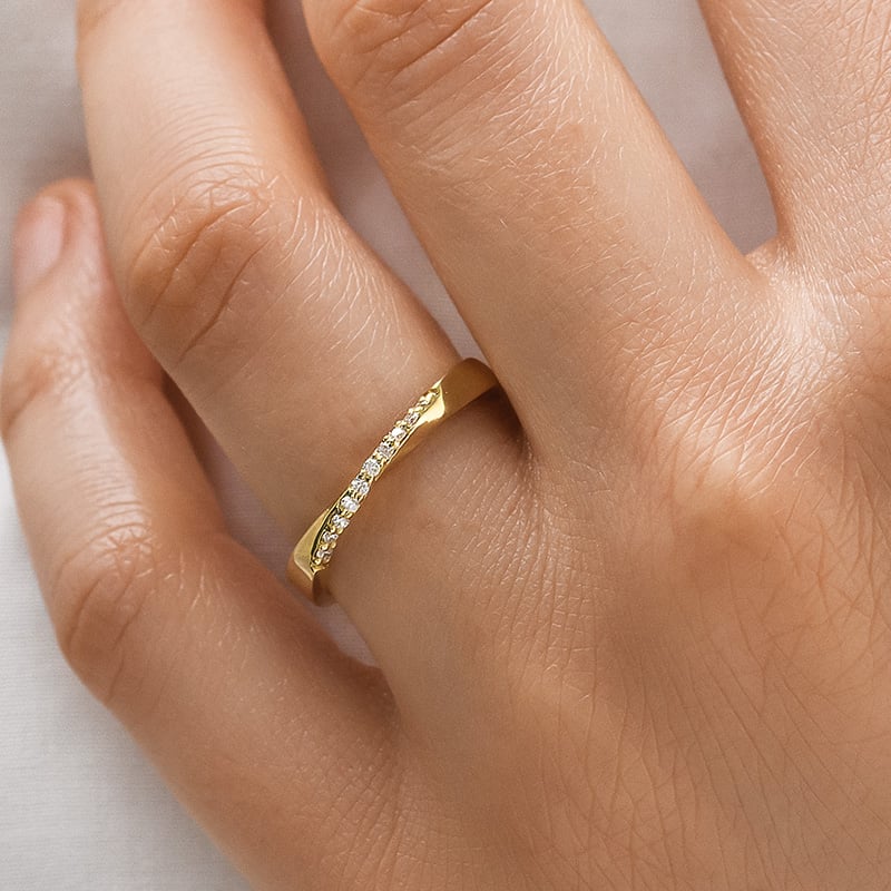 Zlaté prepletené svadobné obrúčky s diamantmi Aleisha 154493