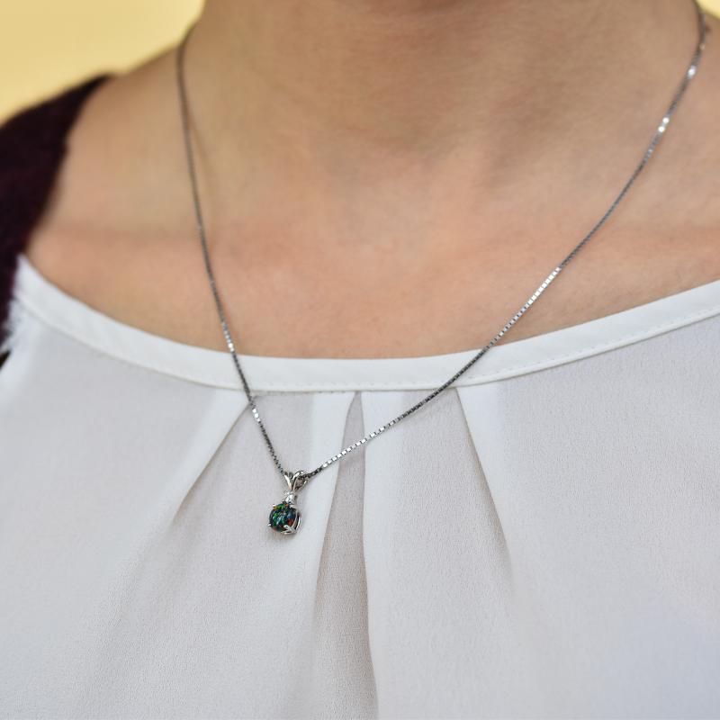 Čierne okrúhle opály a diamant 26833
