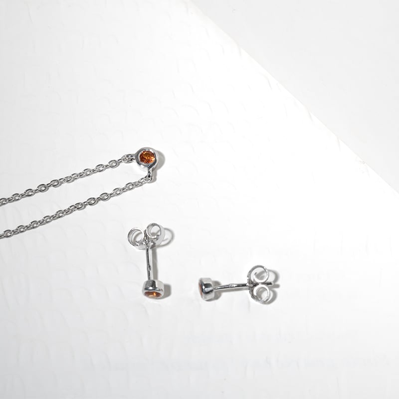 Minimalistický náhrdelník s padparadscha zafírom Vieny 126894