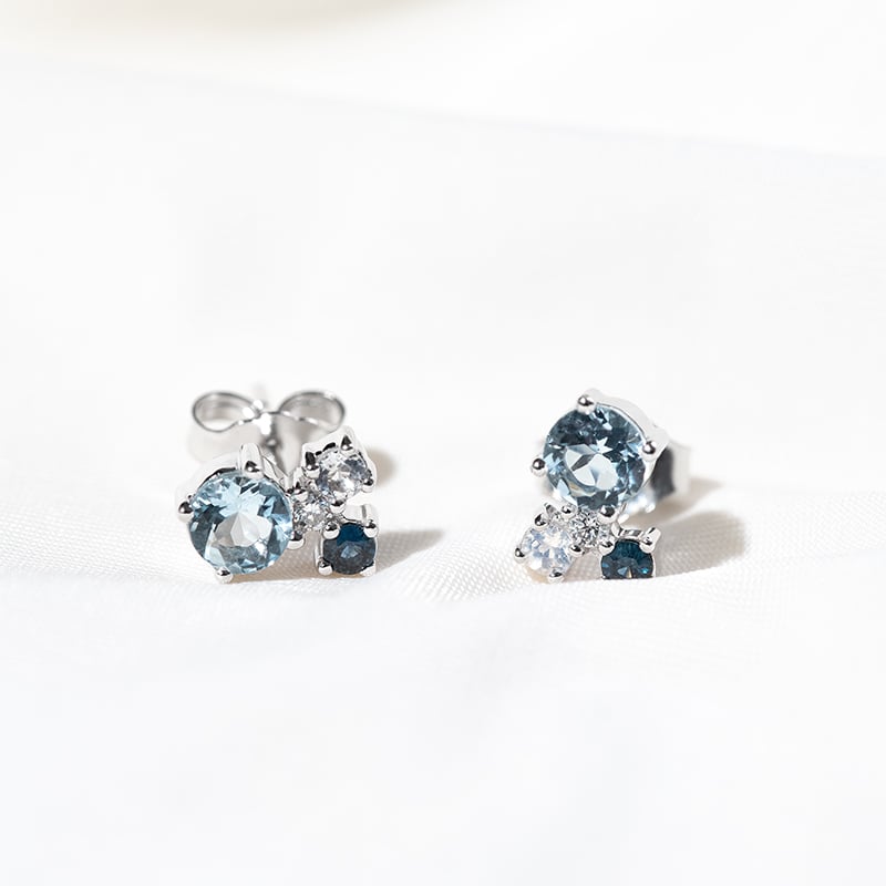Cluster náušnice s akvamarínom, zafírom, mesačným kameňom a diamantom Kerrie 131274