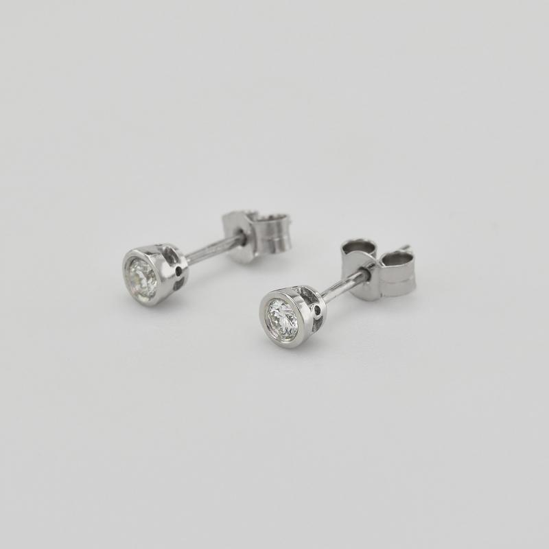 Zlaté náušnice s bezel osadenými 0.20 ct diamantmi 13394