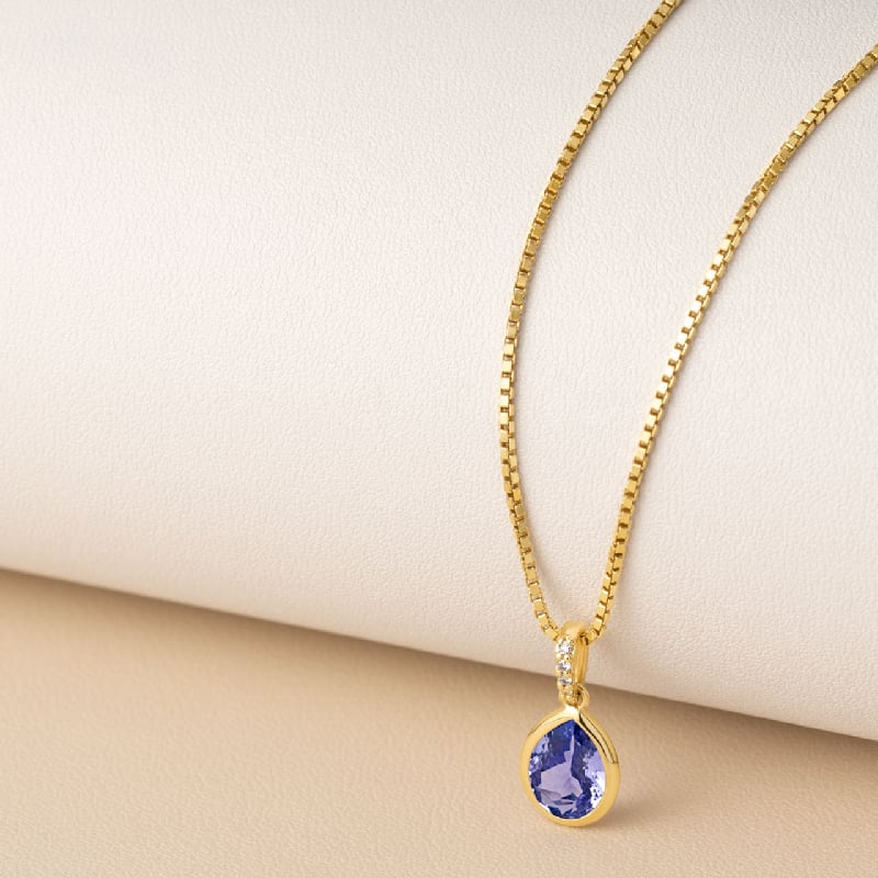 Zlatý bezel prívesok s pear tanzanitom a lab-grown diamantmi Martha 136544