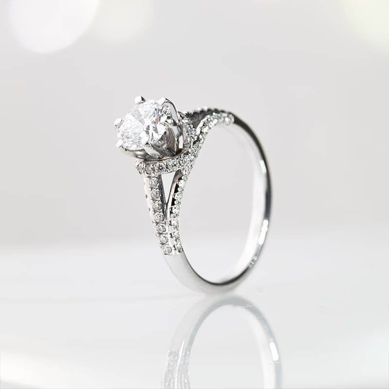 Halo zásnubný prsteň s 1.09ct IGI certifikovaným lab-grown diamantom Heshmy