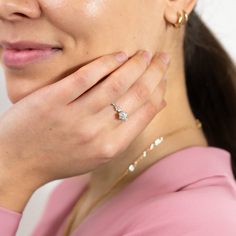 Romantický zásnubný prsteň s diamantmi Therese 150254