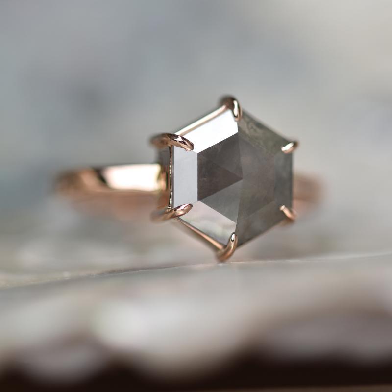 Zlatý prsteň s diamantom 44364