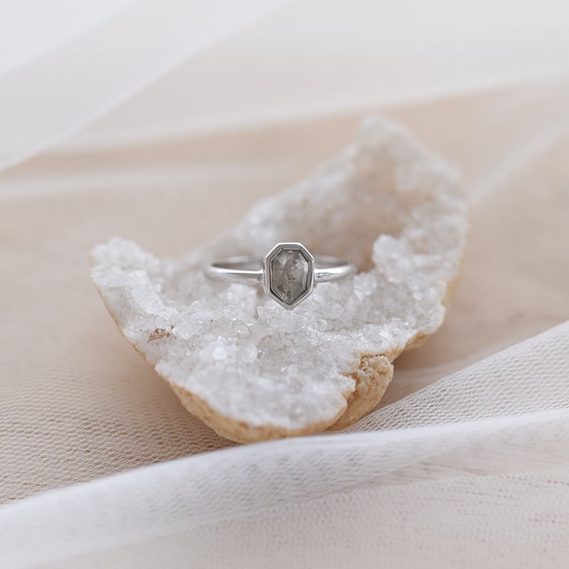 Zlatý prsteň so salt´n´pepper diamantem Royce 60874