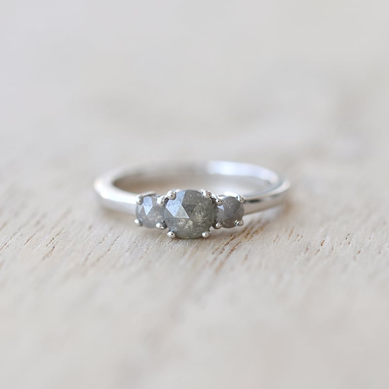 Zásnubný prsteň s diamantmi 61264