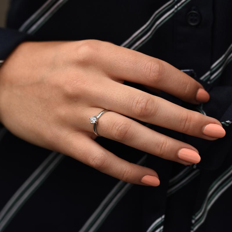 Platinový zásnubný prsteň s diamantom Edona 7894