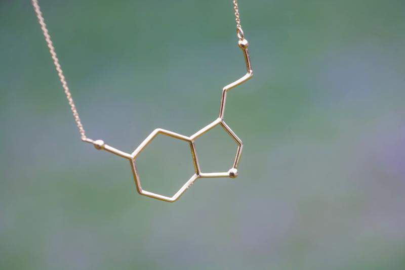 Hexagon náhrdelník 8024