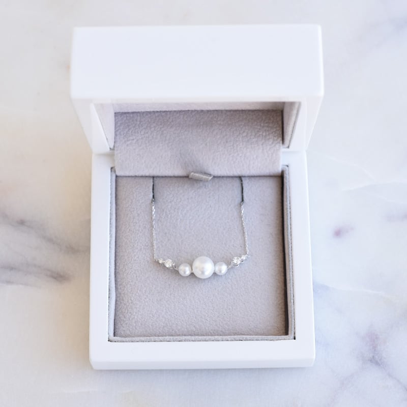 Náhrdelník s perlami a diamantmi 87184