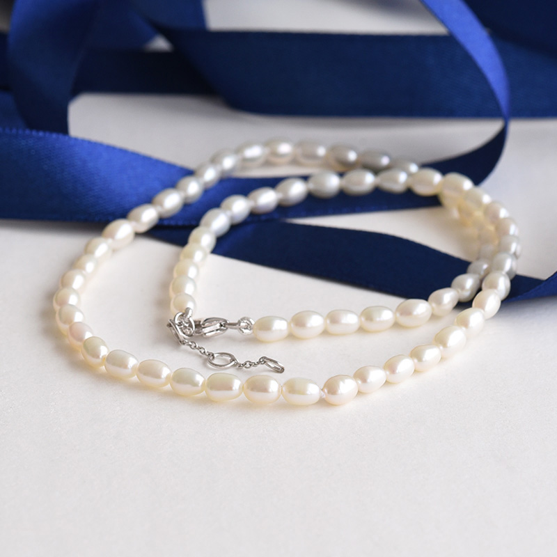 Elegantný strieborný perlový náhrdelník Keara 129315