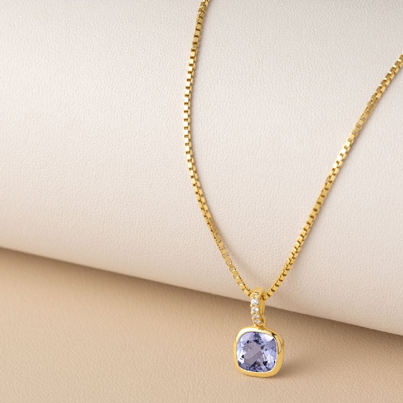 Zlatý bezel prívesok s cushion tanzanitom a lab-grown diamantmi Kathryn 150035