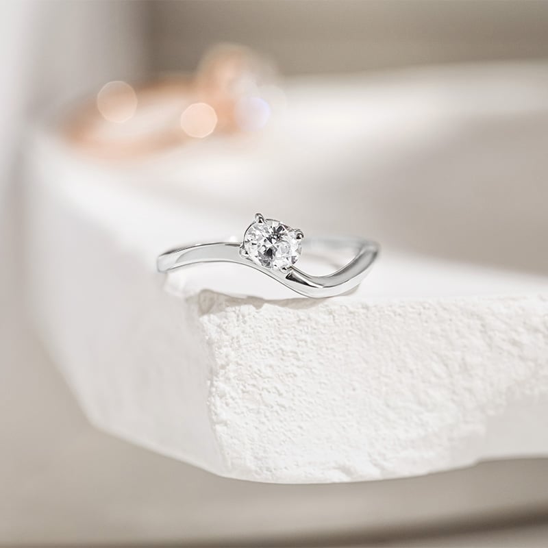 Zásnubný prsteň s oval diamantom Carrie