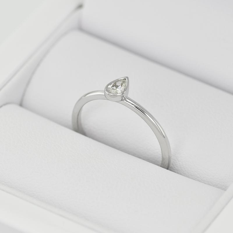 Zlatý prsteň s pear diamantom 22445