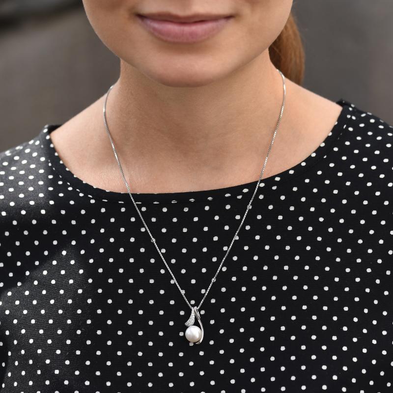 Náhrdelník s bielou perlou 46815