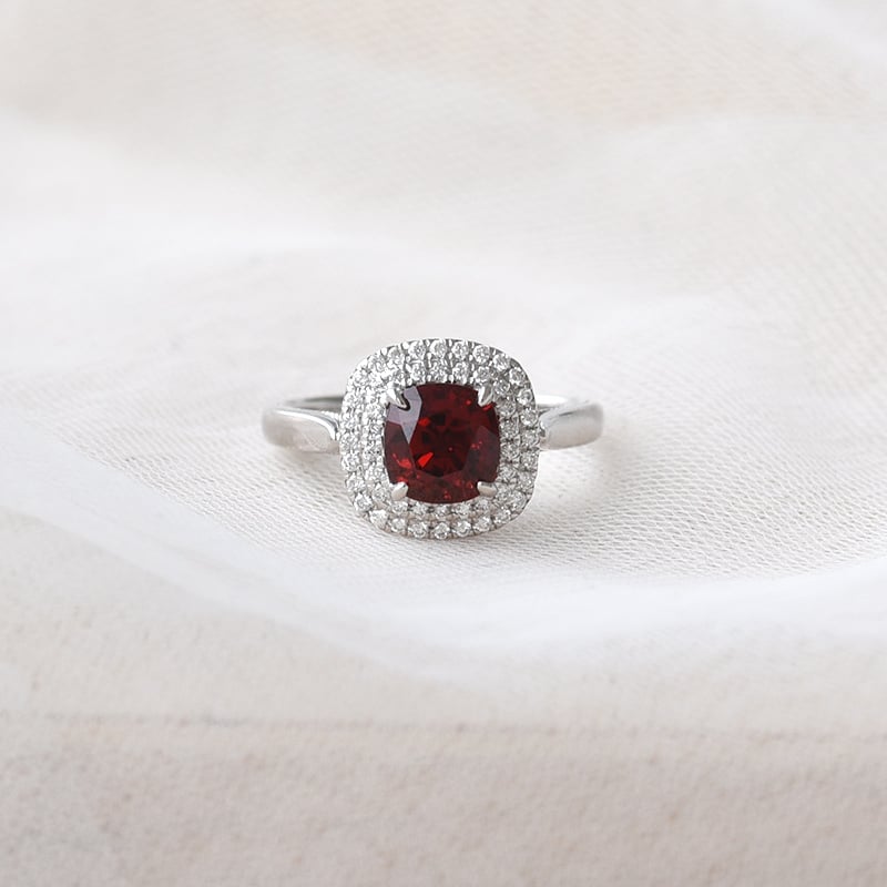 Zlatý prsteň sa spinely a diamanty 68045