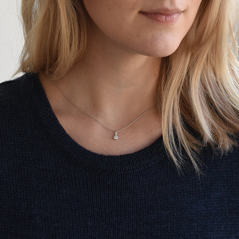 Minimalistický diamantový bezel prívesok Elena