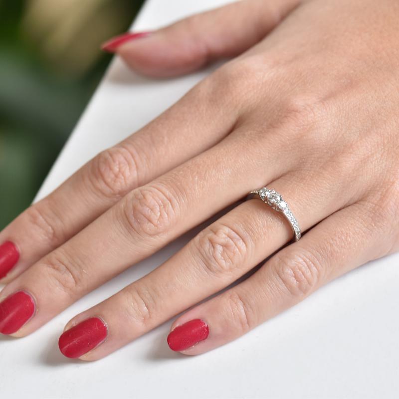 Zlatý zásnubný prsteň s diamantmi 75935