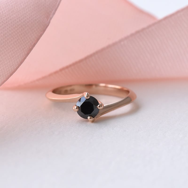 Zásnubný prsteň s čiernym diamantom Hariti