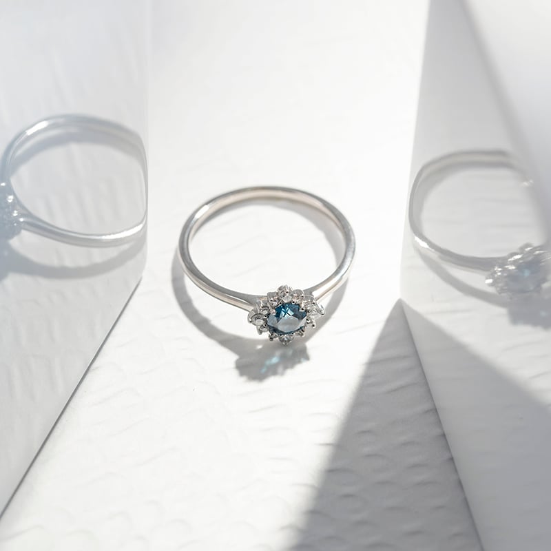 Zásnubný prsteň s 0.31ct IGI certifikovaným modrým lab-grown diamantom Kascha 111356