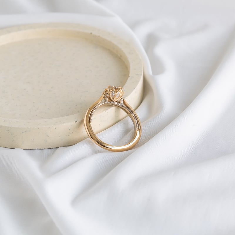 Zásnubný prsteň s postrannými marquise diamantmi Lisabet 124766