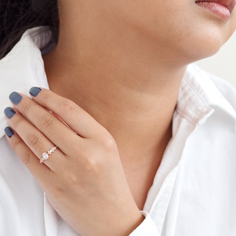 Romantický zásnubný prsteň s diamantmi Tora 126226